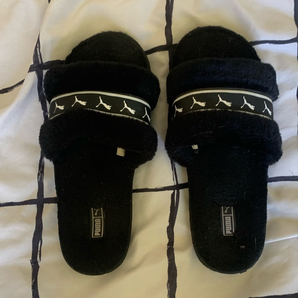 Puma, black fluffy slides size 7 women’s used